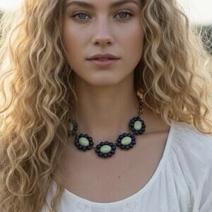 Banana Republic Necklace retro Vintage Gold link Mint green Black Perfect Boxed